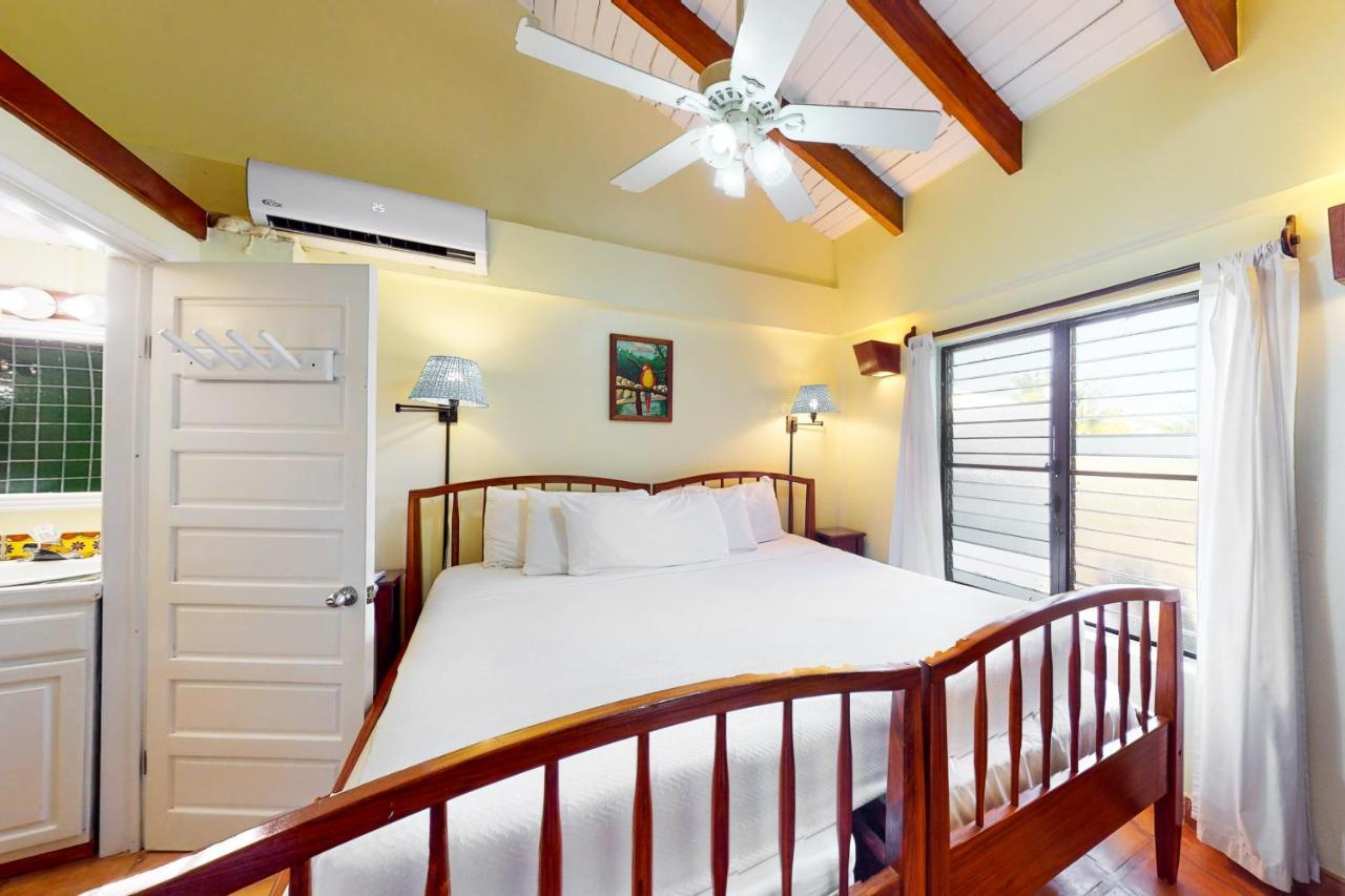 Condo #27 @ Beachside Villas Dangriga Kültér fotó