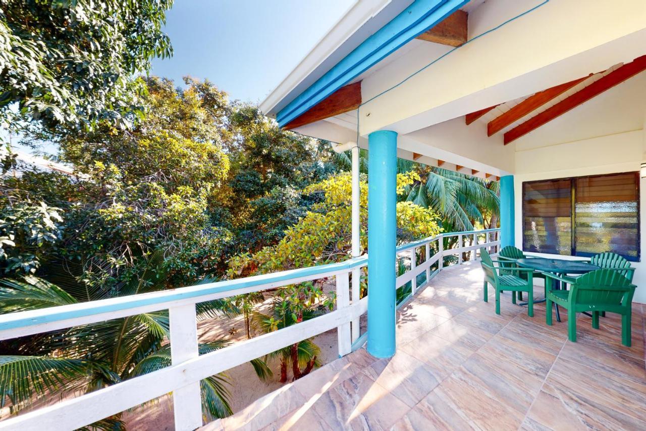 Condo #27 @ Beachside Villas Dangriga Kültér fotó